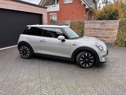 Silber Gebraucht 2020 Mini Cooper SE Kleinwagen | 16.500 € (Fairer Preis)