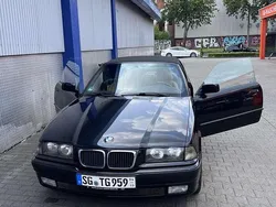 Schwarz Gebraucht 1996 BMW 320 Cabriolet Sport Line Cabrio | 6.825 € (Superpreis)