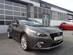 Grau Gebraucht 2016 Mazda 3 Sports-Line Limousine | 11.590 € (Fairer Preis)