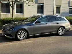 Grau Gebraucht 2021 Mercedes E220 Kombi | 25.000 €