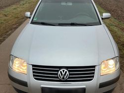 Silber Gebraucht 2001 VW Passat Comfortline Kombi | 1.990 € (Fairer Preis)
