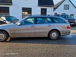 Grau Gebraucht 2004 Mercedes E320 Elegance Limousine | 1.849 € (Superpreis)