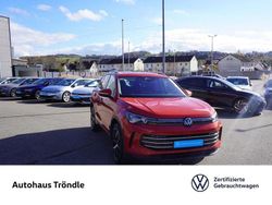 Rot Gebraucht 2024 VW Tiguan Elegance SUV | 45.980 € (Fairer Preis)