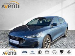 Chromablau metallic Gebraucht 2023 Ford Focus Titanium Limousine | 22.789 € (Etwas zu teuer)