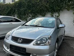 Grau Gebraucht 2004 Honda Civic Kleinwagen | 2.850 €