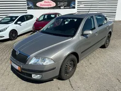 Grün Gebraucht 2008 Skoda Octavia Elegance Limousine | 3.295 € (Guter Preis)