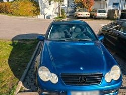 Blau Gebraucht 2002 Mercedes CL180 Coupé | 2.679 €
