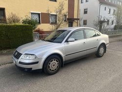 Grau Gebraucht 2002 VW Passat Comfortline Limousine | 1.700 € (Guter Preis)