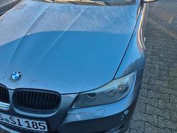 Grau Gebraucht 2010 BMW 320 Limousine | 5.000 € (Guter Preis)