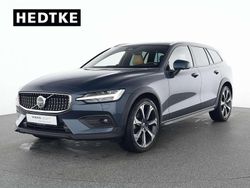 Blau Gebraucht 2024 Volvo V60 CC Ultimate Kombi | 49.990 € (Teuer)