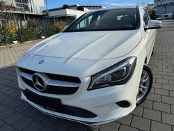 Weiß Gebraucht 2016 Mercedes CLA180 Shooting Brake Kombi | 12.980 € (Guter Preis)