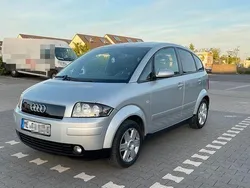 Grau Gebraucht 2000 Audi A2 Kleinwagen | 1.700 €