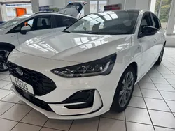 Weiß Neu 2024 Ford Focus ST-Line Limousine | 30.490 € (Etwas zu teuer)