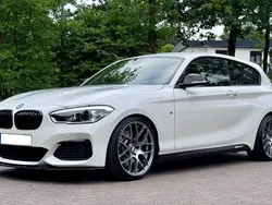 Weiß Gebraucht 2016 BMW M140 M Sport Limousine | 29.900 € (Fairer Preis)