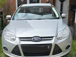 Grau Gebraucht 2013 Ford Focus SYNC Edition Kombi | 3.500 € (Etwas zu teuer)