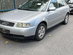 Grau Gebraucht 2001 Audi A3 Limousine | 2.000 € (Etwas zu teuer)