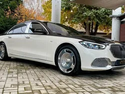 Weiß Gebraucht 2023 Mercedes S680 Maybach Limousine | 222.500 € (Teuer)