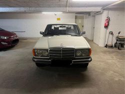 Weiß Gebraucht 1978 Mercedes 230 Limousine | 18.000 €