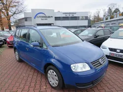 Grau Gebraucht 2007 VW Touran Conceptline Van / Kleinbus | 5.990 € (Teuer)