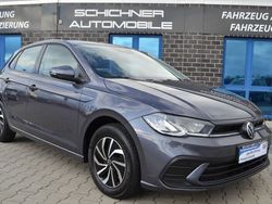 Grau Gebraucht 2024 VW Polo Life Limousine | 20.990 € (Etwas zu teuer)