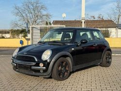 Schwarz Gebraucht 2002 Mini ONE Kleinwagen | 2.999 € (Fairer Preis)