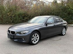 Grau Gebraucht 2012 BMW 318 Luxury Line Limousine | 9.700 € (Fairer Preis)
