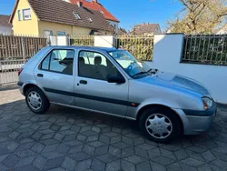 Silber Gebraucht 2000 Ford Fiesta Kleinwagen | 950 € (Fairer Preis)