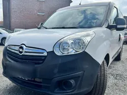 Weiß Gebraucht 2018 Opel Combo Van / Kleinbus | 5.349 €