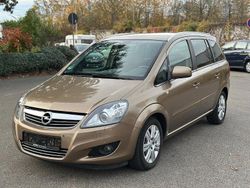 Noblesse Gebraucht 2013 Opel Zafira Family Van / Kleinbus | 8.990 € (Etwas zu teuer)