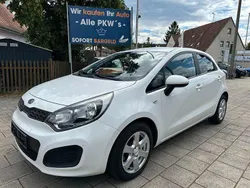 Weiß Gebraucht 2012 Kia Rio Edition 7 Limousine | 5.999 € (Fairer Preis)