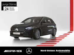 Metalliclack kosmosschwarz Gebraucht 2022 Mercedes B200 Progressive Van / Kleinbus | 31.490 € (Teuer)