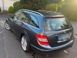 Blau Gebraucht 2007 Mercedes C320 Kombi | 9.000 € (Etwas zu teuer)