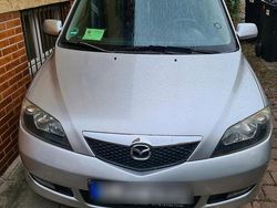 Grau Gebraucht 2004 Mazda 2 Kleinwagen | 1.000 € (Fairer Preis)