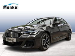 Grau Gebraucht 2022 BMW 545e M Sport Limousine | 65.890 €