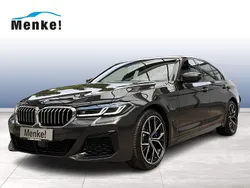 Grau Gebraucht 2022 BMW 545e M Sport Limousine | 65.890 €
