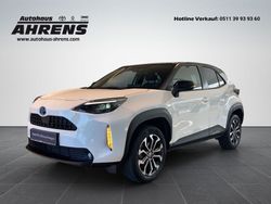 Schneeweiß Gebraucht 2023 Toyota Yaris Cross Team SUV | 27.700 € (Etwas zu teuer)