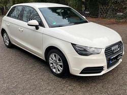 Weiß Gebraucht 2012 Audi A1 Sportback Kleinwagen | 8.000 € (Fairer Preis)