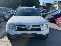 Weiß Gebraucht 2012 Dacia Duster Lauréate SUV | 4.750 € (Teuer)
