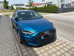Blau Gebraucht 2021 Audi A3 Sportback e-tron Ambiente Limousine | 21.600 € (Superpreis)