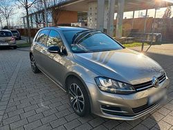 Beige Gebraucht 2015 VW Golf VII Limousine | 13.500 € (Teuer)