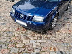 Blau Gebraucht 1999 VW Bora Limousine | 650 € (Superpreis)