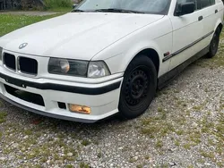 Weiß Gebraucht 1991 BMW 318 Limousine | 800 €