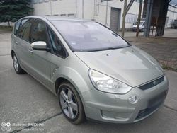 Grün Gebraucht 2009 Ford S-MAX S Van / Kleinbus | 4.200 € (Guter Preis)