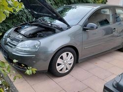 Andere farben Gebraucht 2004 VW Golf V Kleinwagen | 2.400 € (Fairer Preis)