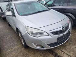 Grau Gebraucht 2012 Opel Astra Kombi | 2.500 € (Fairer Preis)