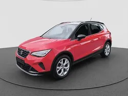 Reinrot/mitternachtsschwarz Gebraucht 2024 Seat Arona FR SUV | 24.540 € (Etwas zu teuer)