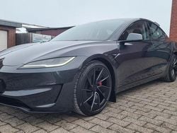 Stealth grey Gebraucht 2025 Tesla Model 3 Performance Limousine | 55.598 € (Fairer Preis)