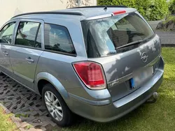 Grau Gebraucht 2006 Opel Astra Kombi | 2.600 € (Fairer Preis)