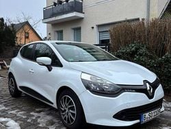 Weiß Gebraucht 2014 Renault Clio IV Experience Limousine | 4.800 € (Fairer Preis)