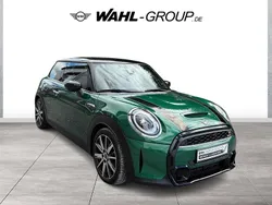 Grün Gebraucht 2022 Mini Cooper S Kleinwagen | 29.790 € (Etwas zu teuer)